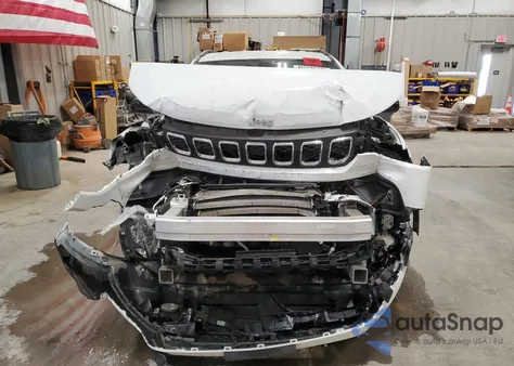 2024 Jeep Compass Latitude from USA, damaged, VIN 3C4NJDBN9RT110631